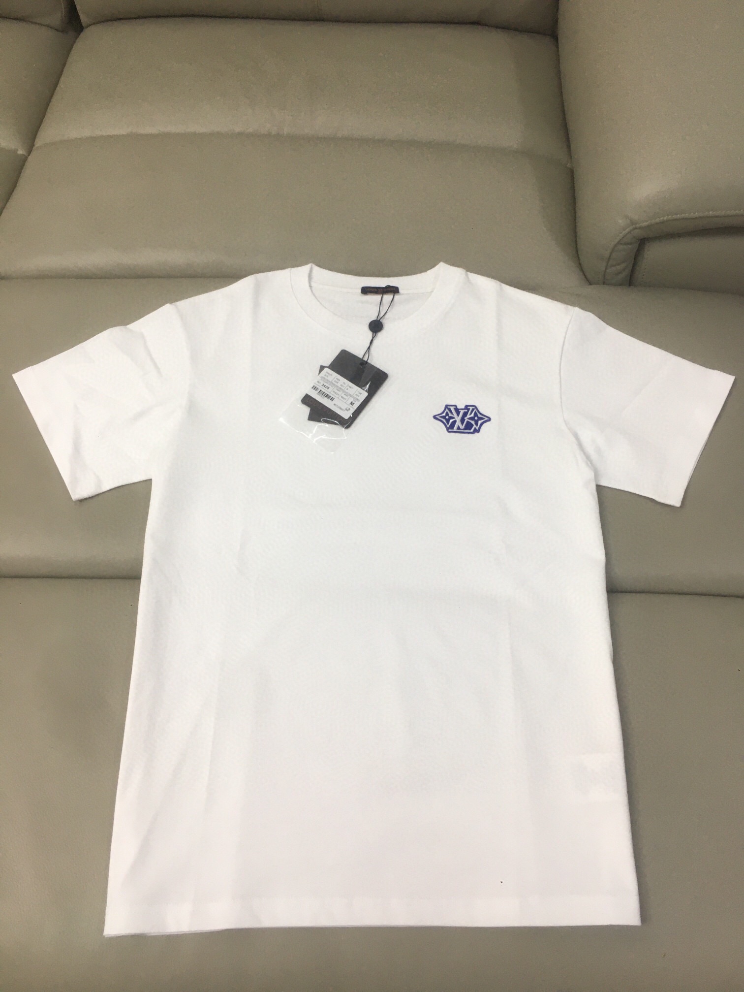 最高級ルイヴィトンスーパーコピー服 ルイヴィトンTシャツコピー 2024年春夏の新作 Tシャツ コットン100% メンズ レディース 202406356 - 画像 (7)