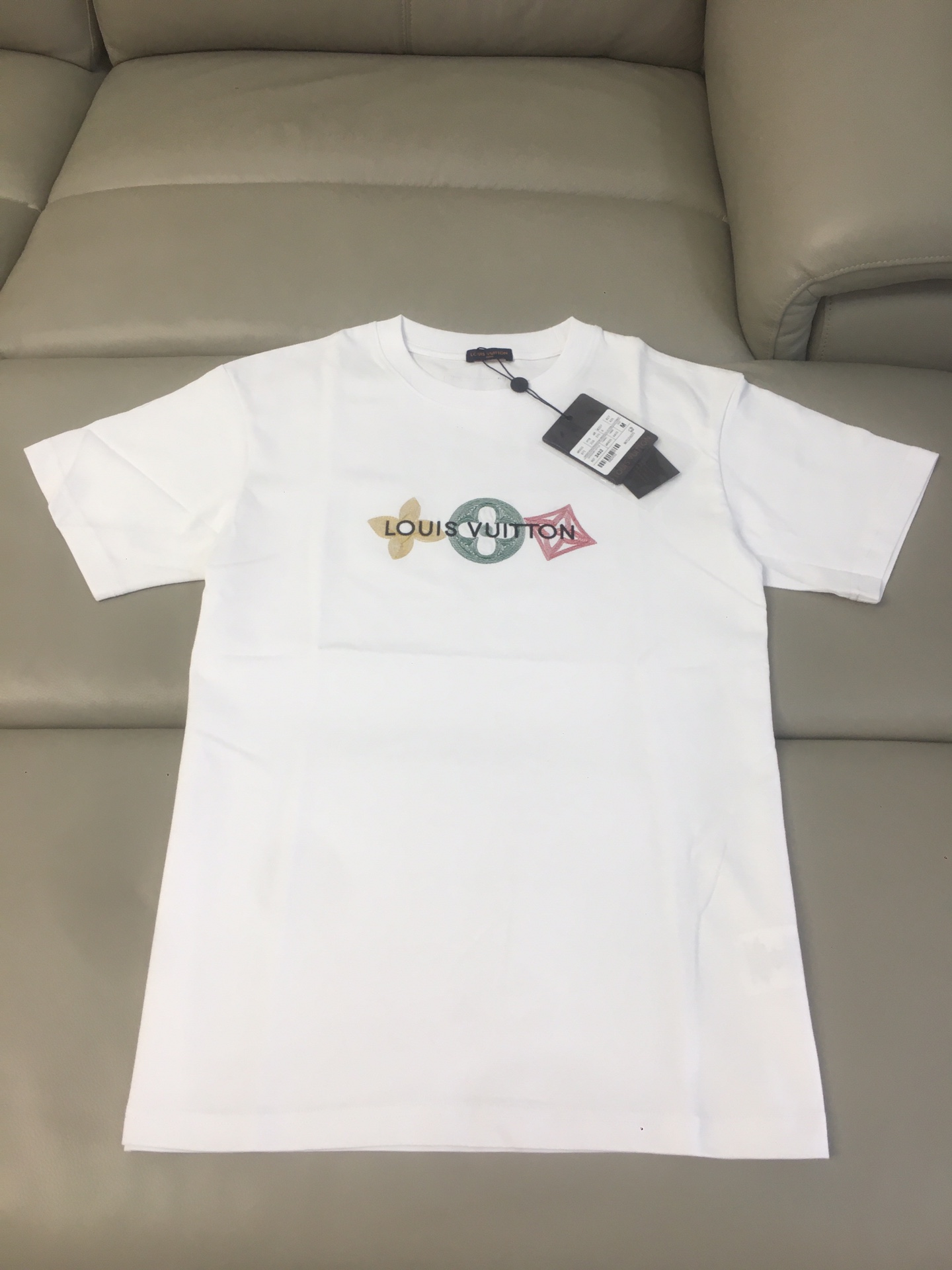 最高級ルイヴィトンスーパーコピー服 ルイヴィトンTシャツコピー 2024年春夏の新作 Tシャツ コットン100% メンズ レディース 202406358 - 画像 (6)
