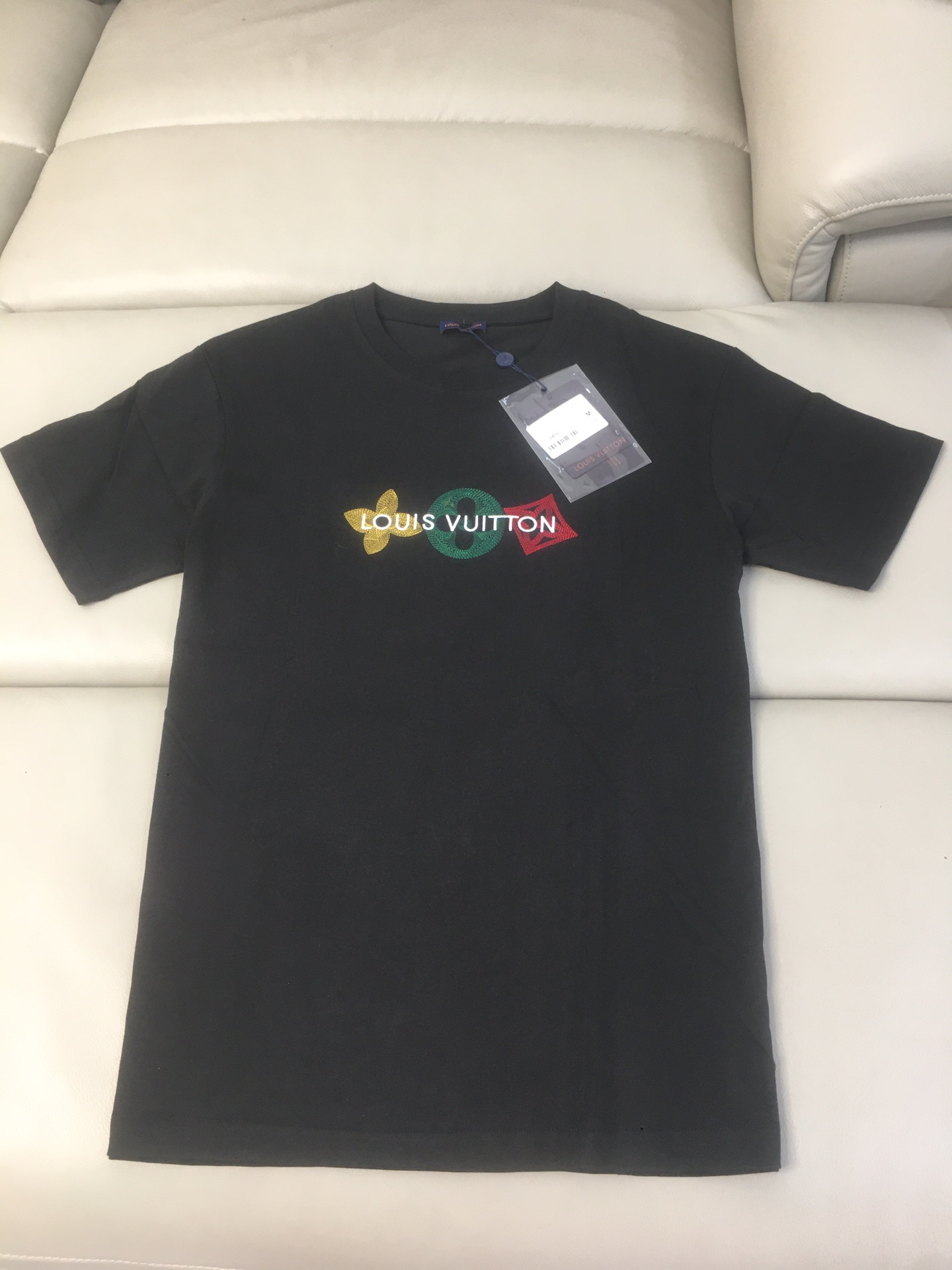 最高級ルイヴィトンスーパーコピー服 ルイヴィトンTシャツコピー 2024年春夏の新作 Tシャツ コットン100% メンズ レディース 202406358 - 画像 (5)