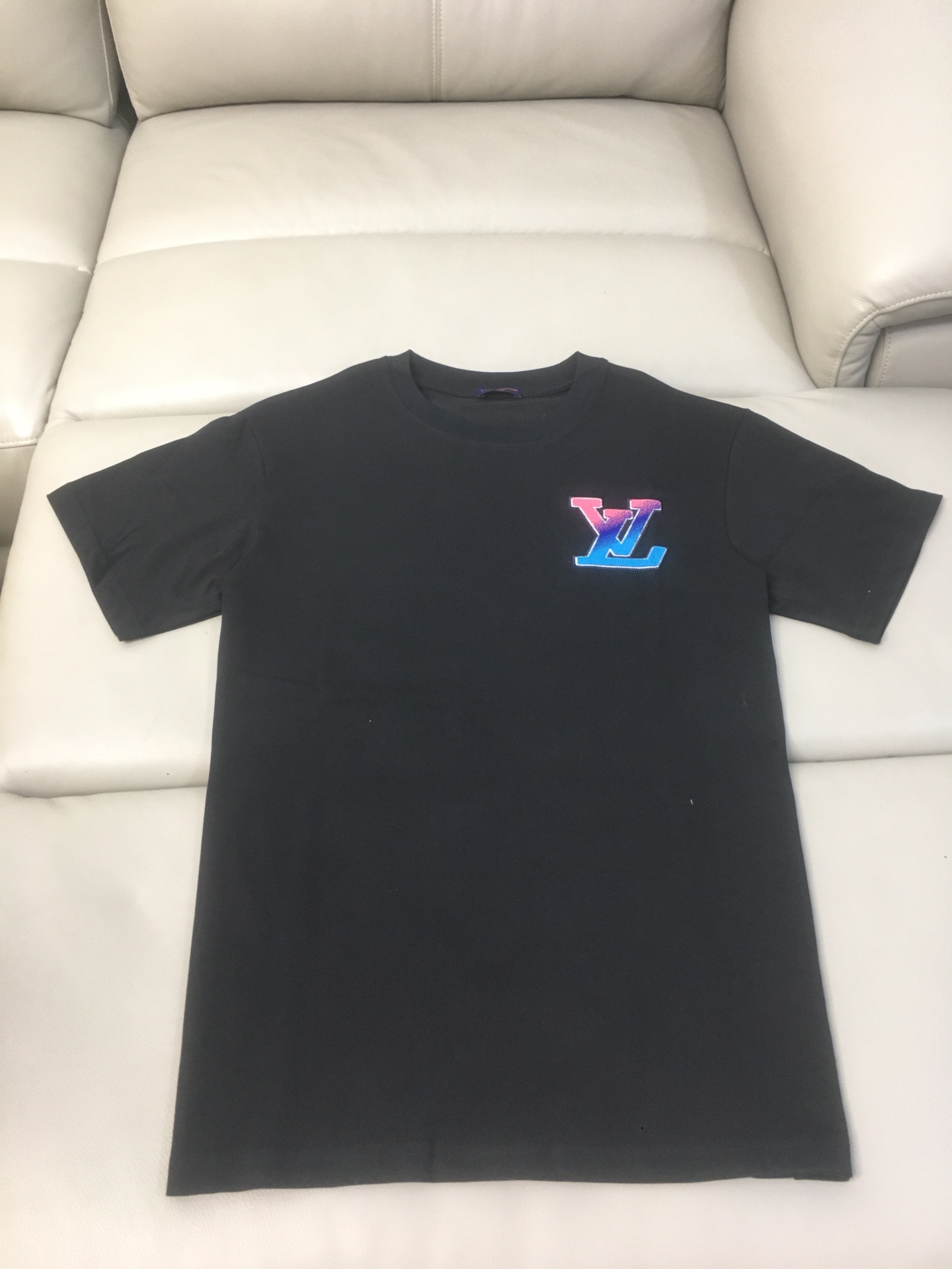 最高級ルイヴィトンスーパーコピー服 ルイヴィトンTシャツコピー 2024年春夏の新作 Tシャツ コットン100% メンズ レディース 202406361 - 画像 (6)