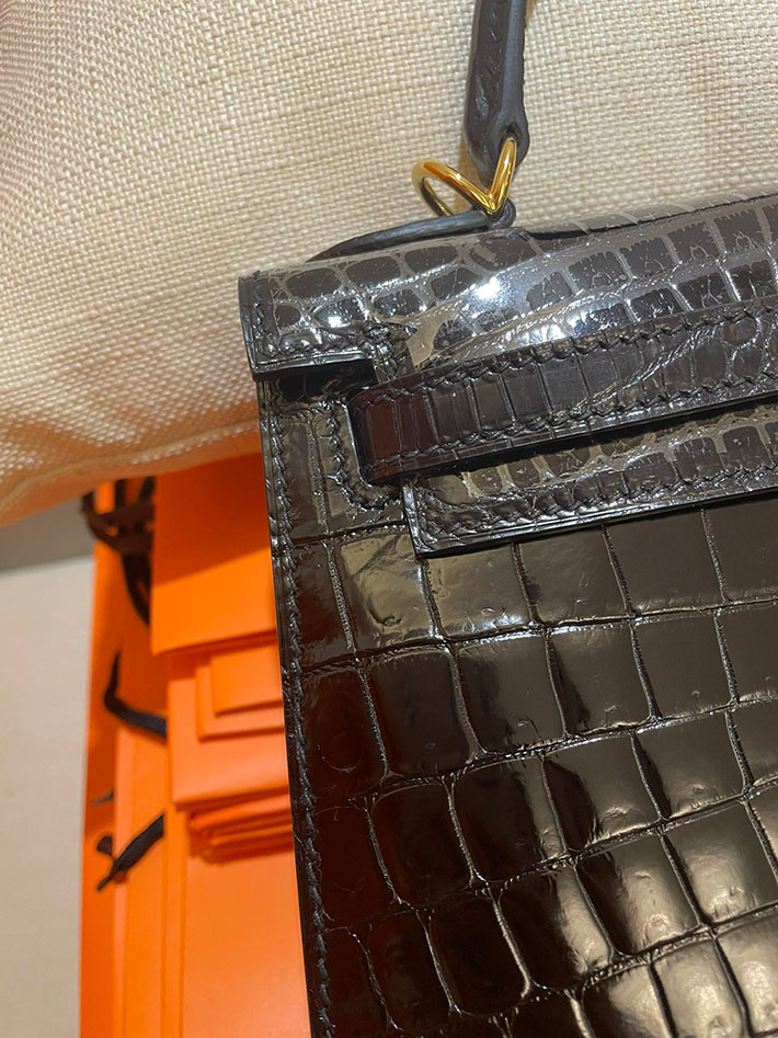 最高級HERMESスーパーコピー エルメスケリー25コピー ケリー 25cm/外縫 クロコダイル アリゲーター クロ ゴールド金具 新品 2024W1442 - 画像 (8)