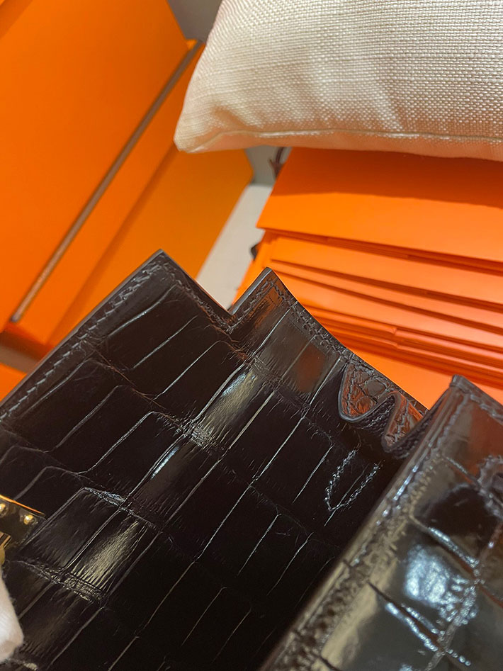 最高級HERMESスーパーコピー エルメスケリー25コピー ケリー 25cm/外縫 クロコダイル アリゲーター クロ ゴールド金具 新品 2024W1442 - 画像 (2)