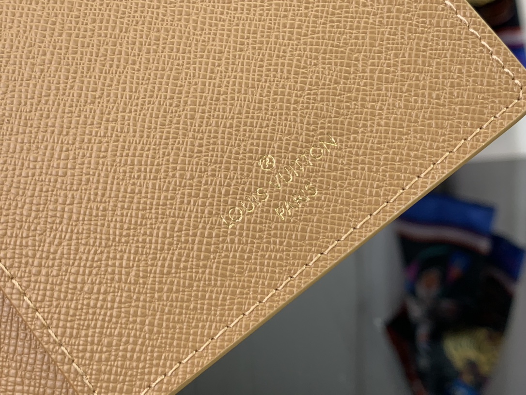 最高級ルイヴィトンスーパーコピー ルイヴィトンカードケースコピー クーヴェルテュール・パスポール NM サンド M83611 サーフィン・モノグラム キャンバス - 画像 (5)