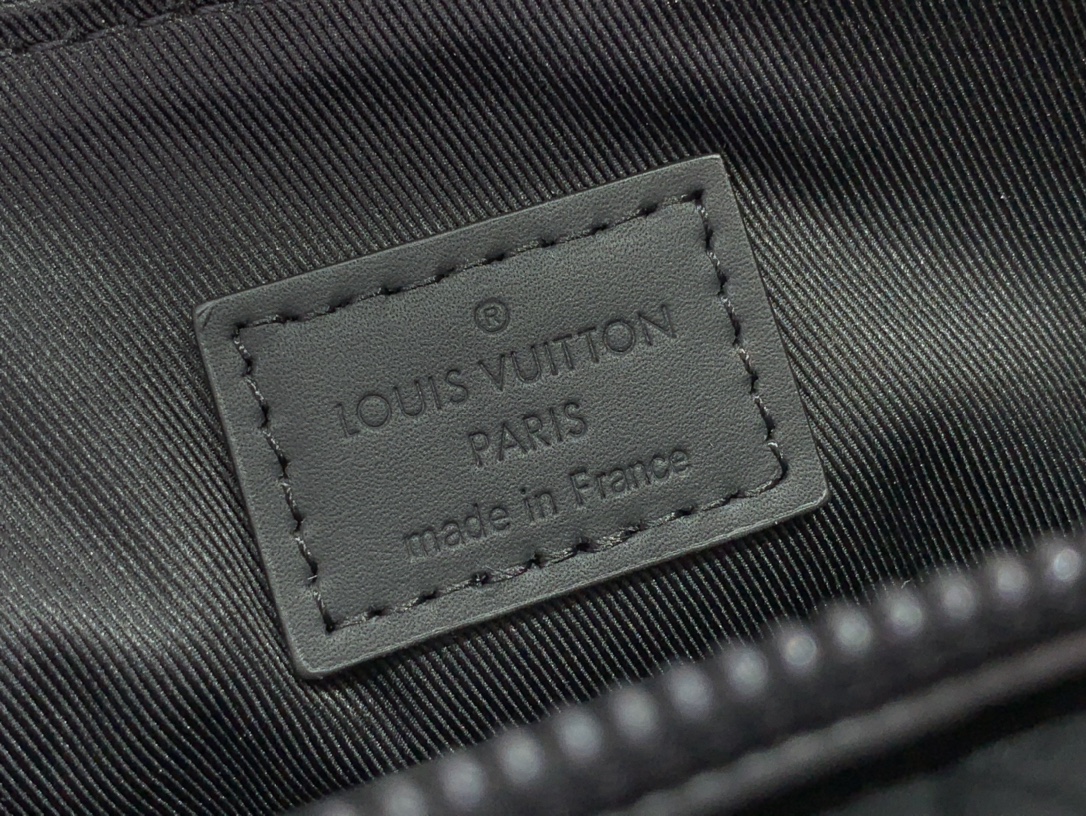 最高級ルイヴィトンスーパーコピー ルイヴィトン メンズバッグ コピー S-LOCK POCHETTE ブラック M82559 モノグラム・アンプラント レザー ブラック金具 - 画像 (2)