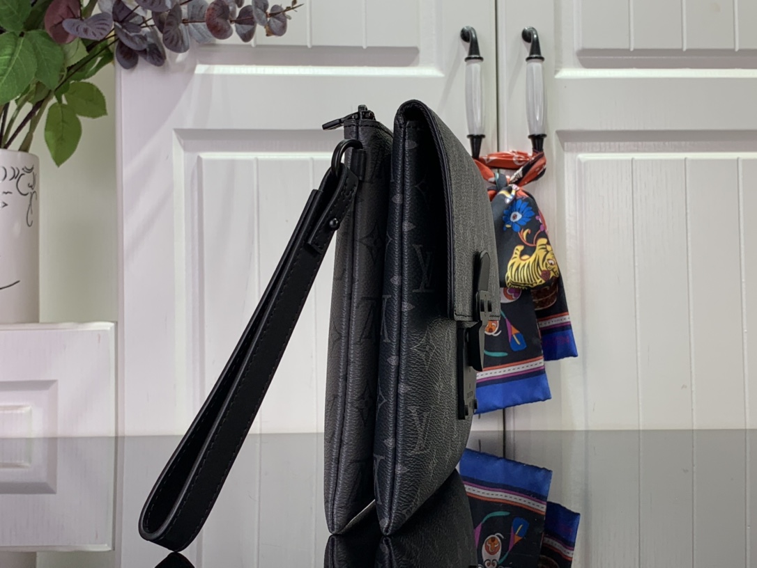 最高級ルイヴィトンスーパーコピー ルイヴィトン メンズバッグ コピー S-LOCK POCHETTE グレー/ブラック M82598 モノグラム・エクリプス リバース キャンバス ブラック金具 - 画像 (9)