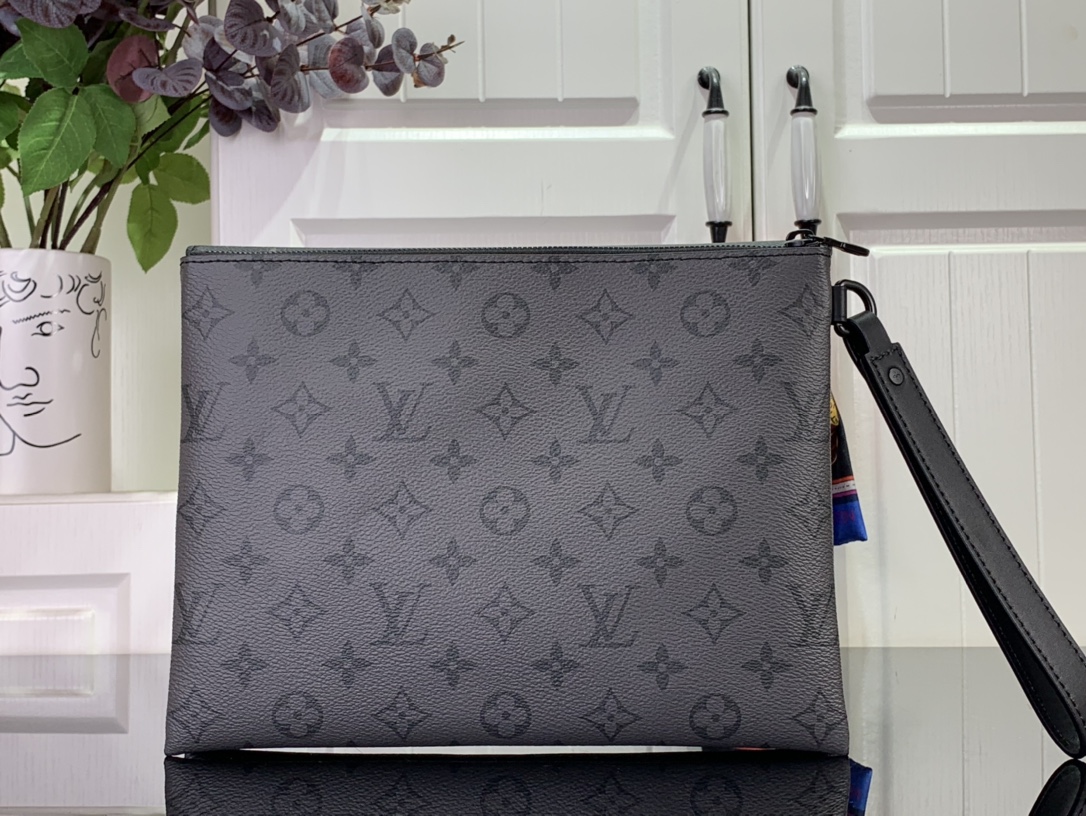 最高級ルイヴィトンスーパーコピー ルイヴィトン メンズバッグ コピー S-LOCK POCHETTE グレー/ブラック M82598 モノグラム・エクリプス リバース キャンバス ブラック金具 - 画像 (8)