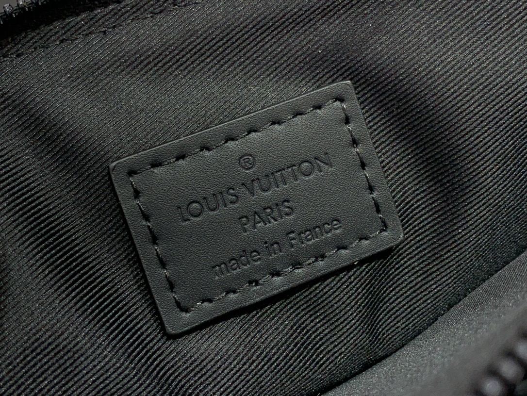 最高級ルイヴィトンスーパーコピー ルイヴィトン メンズバッグ コピー S-LOCK POCHETTE グレー/ブラック M82598 モノグラム・エクリプス リバース キャンバス ブラック金具 - 画像 (2)