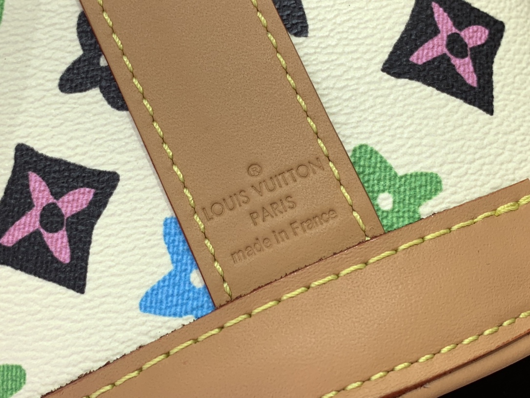 最高級ルイヴィトンスーパーコピー ルイヴィトン ショルダーバッグ コピー エンベロップ・ポーチ バニラ M83343 モノグラム・クラギー キャンバス ゴールド金具 - 画像 (3)