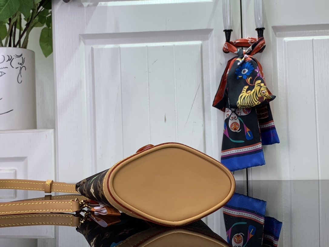 最高級ルイヴィトンスーパーコピー ルイヴィトン ショルダーバッグ コピー エンベロップ・ポーチ チョコレート M83344 モノグラム・クラギー キャンバス ゴールド金具 - 画像 (7)