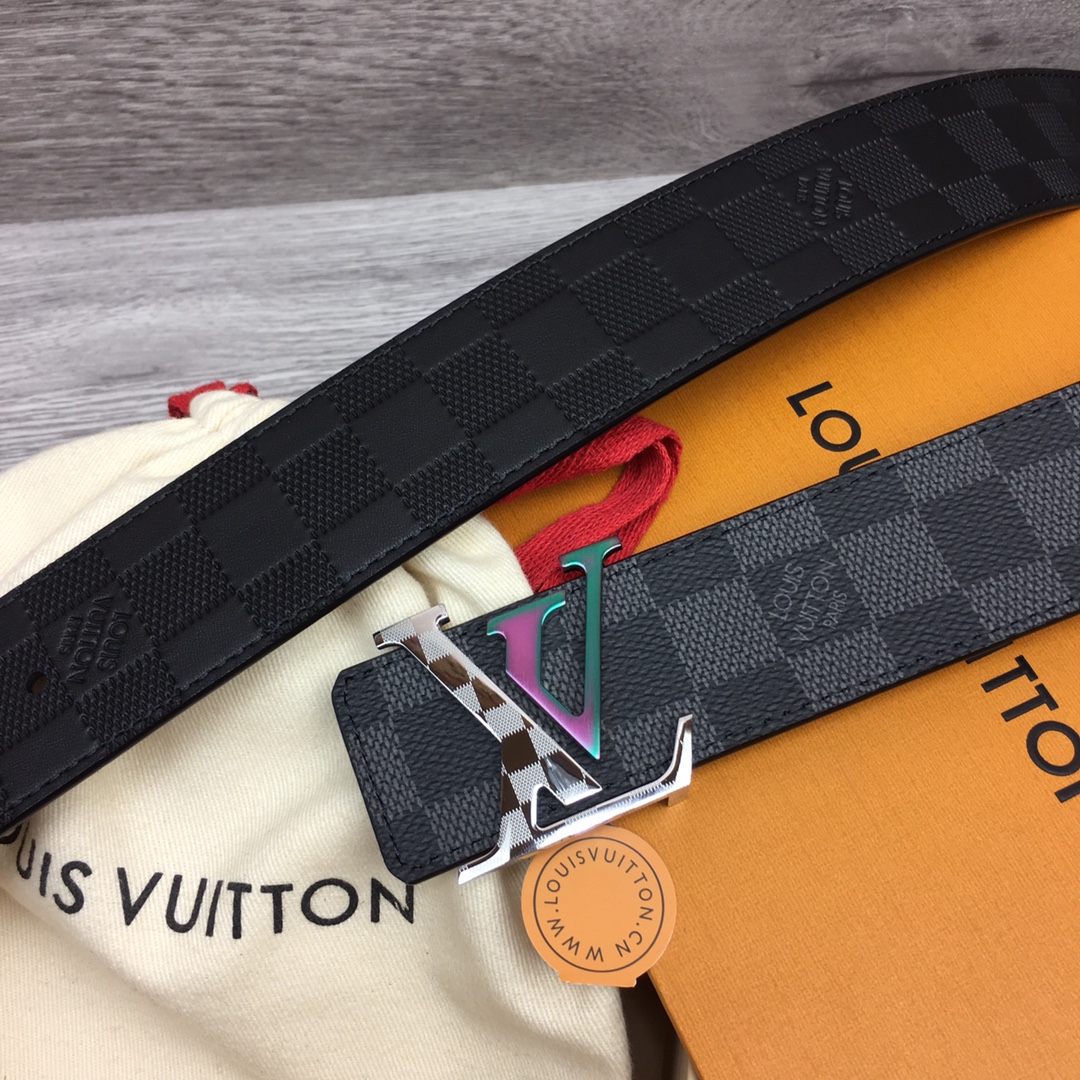 最高級ルイヴィトンスーパーコピー ルイヴィトンベルトコピー ベルト・LV イニシャル 40MM リバーシブル ブラック ダミエ・グラフィット キャンバス シルバー金具 202405645 - 画像 (8)