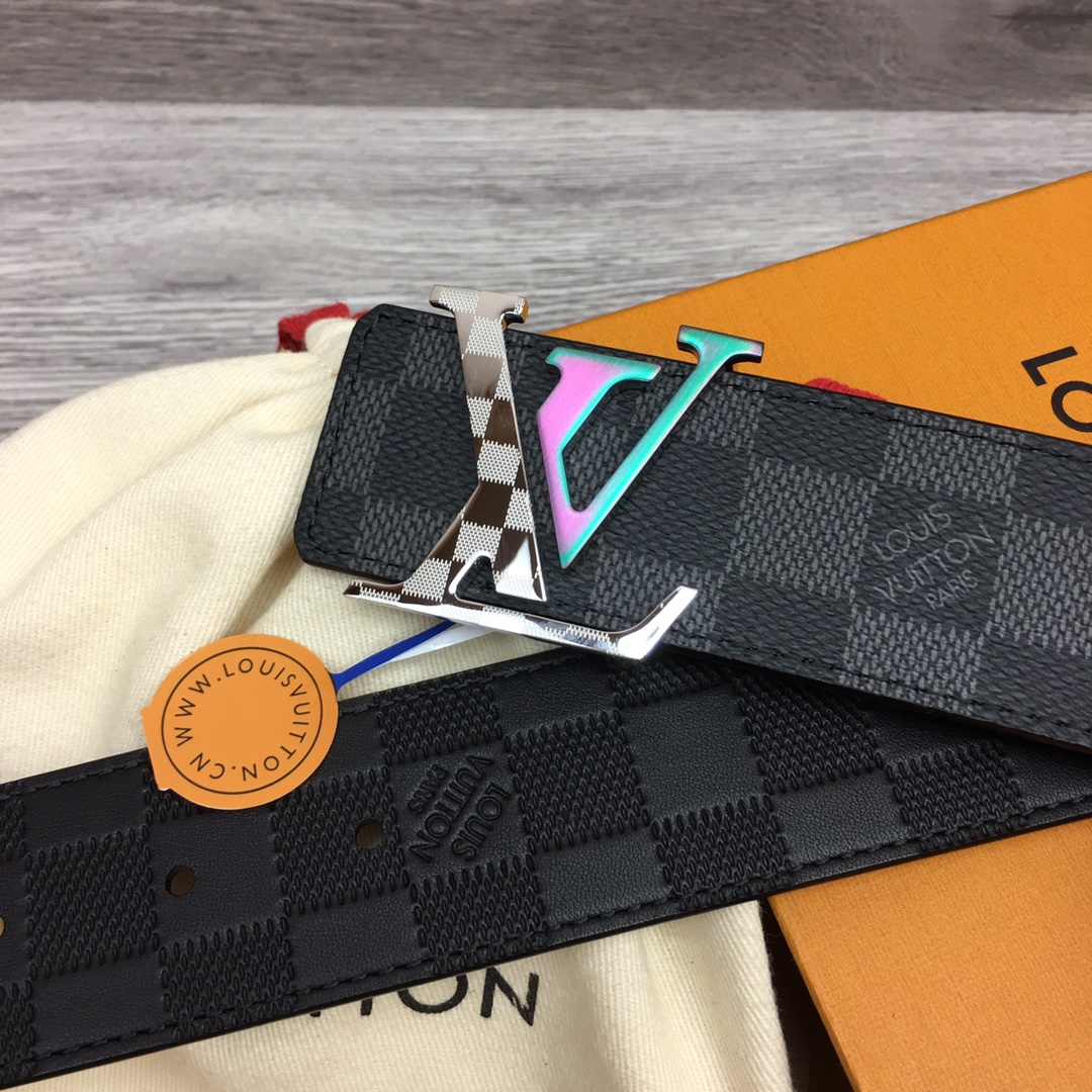 最高級ルイヴィトンスーパーコピー ルイヴィトンベルトコピー ベルト・LV イニシャル 40MM リバーシブル ブラック ダミエ・グラフィット キャンバス シルバー金具 202405645 - 画像 (5)