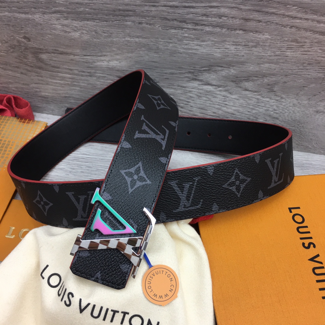 最高級ルイヴィトンスーパーコピー ルイヴィトンベルトコピー ベルト・LV イニシャル 40MM リバーシブル ダークブラウン モノグラム・キャンバス シルバー金具 202405649 - 画像 (4)