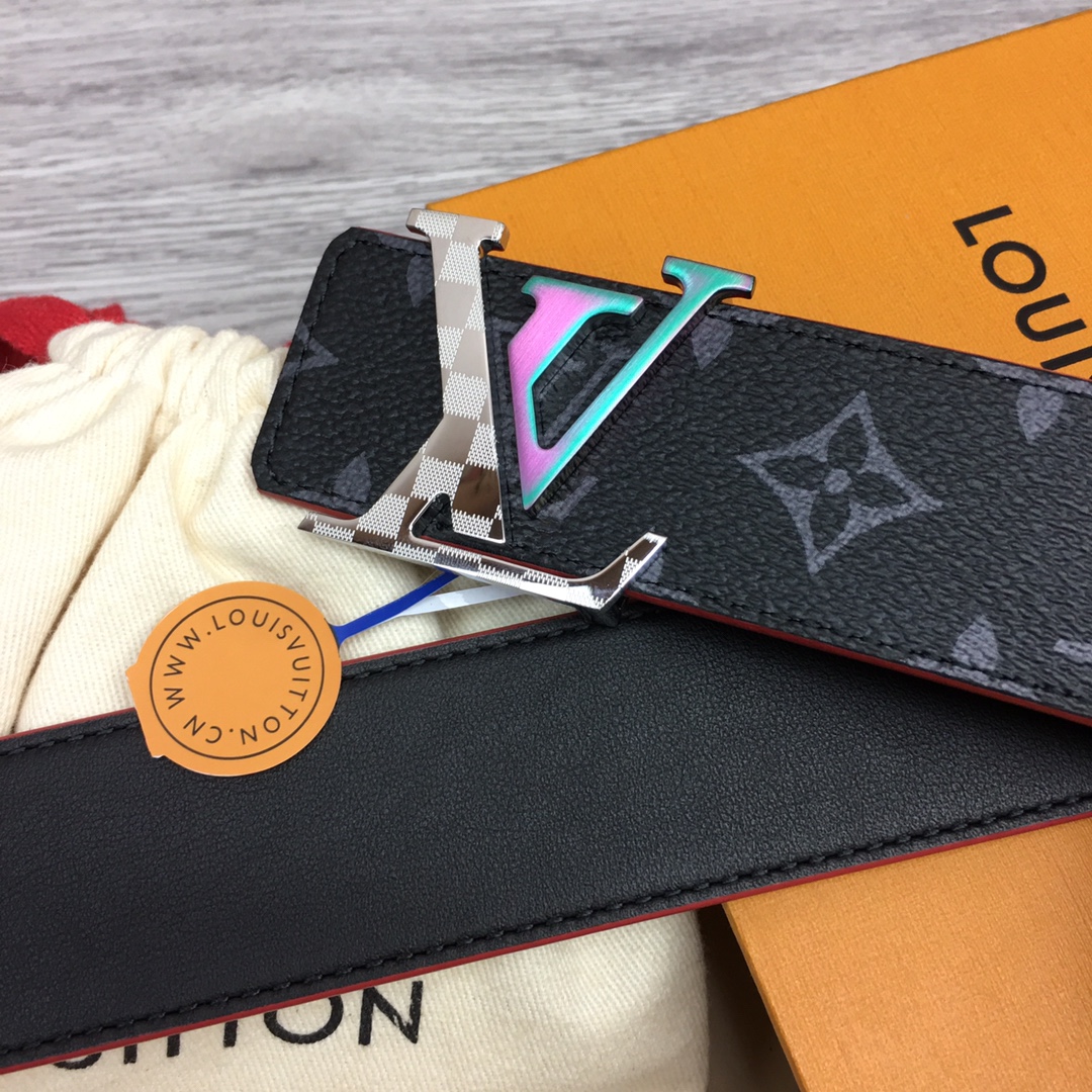 最高級ルイヴィトンスーパーコピー ルイヴィトンベルトコピー ベルト・LV イニシャル 40MM リバーシブル ダークブラウン モノグラム・キャンバス シルバー金具 202405649 - 画像 (2)