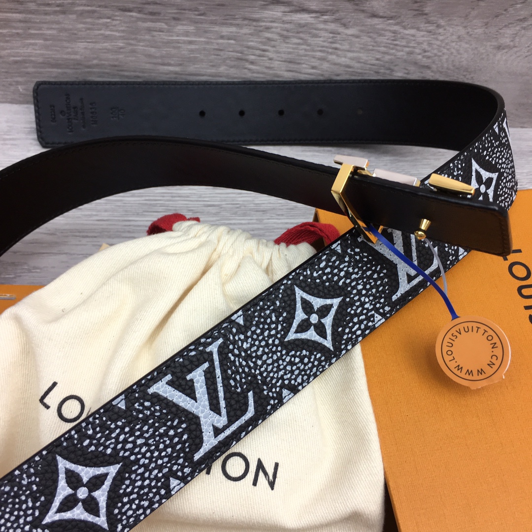 最高級ルイヴィトンスーパーコピー ルイヴィトンベルトコピー ベルト・LV タグ 40MM リバーシブル ブラック キャンバス / レザー シルバー金具 202405655 - 画像 (8)