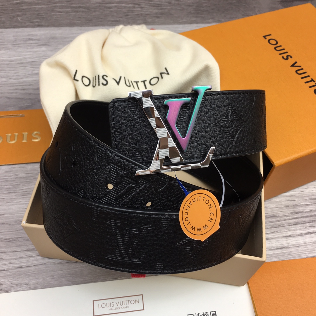 最高級ルイヴィトンスーパーコピー ルイヴィトンベルトコピー ベルト・LV イニシャル 40MM リバーシブル ブラック モノグラム・アンプラント レザー シルバー金具 202405657 - 画像 (4)