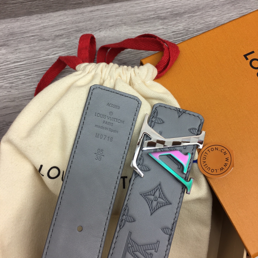 最高級ルイヴィトンスーパーコピー ルイヴィトンベルトコピー ベルト・LV イニシャル 40MM リバーシブル ブルー モノグラム・アンプラント レザー シルバー金具 202405659 - 画像 (6)