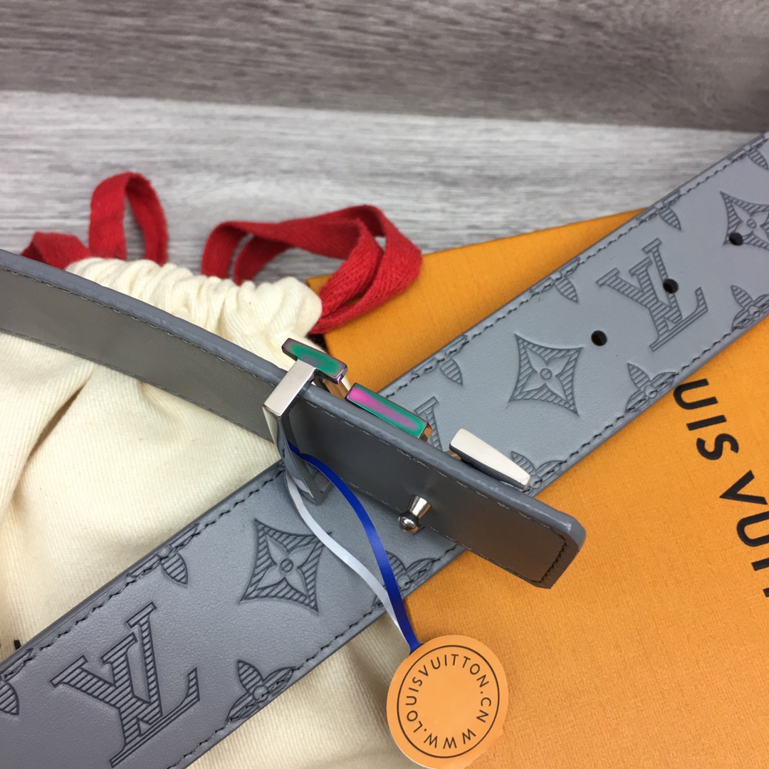 最高級ルイヴィトンスーパーコピー ルイヴィトンベルトコピー ベルト・LV イニシャル 40MM リバーシブル ブルー モノグラム・アンプラント レザー シルバー金具 202405659 - 画像 (5)