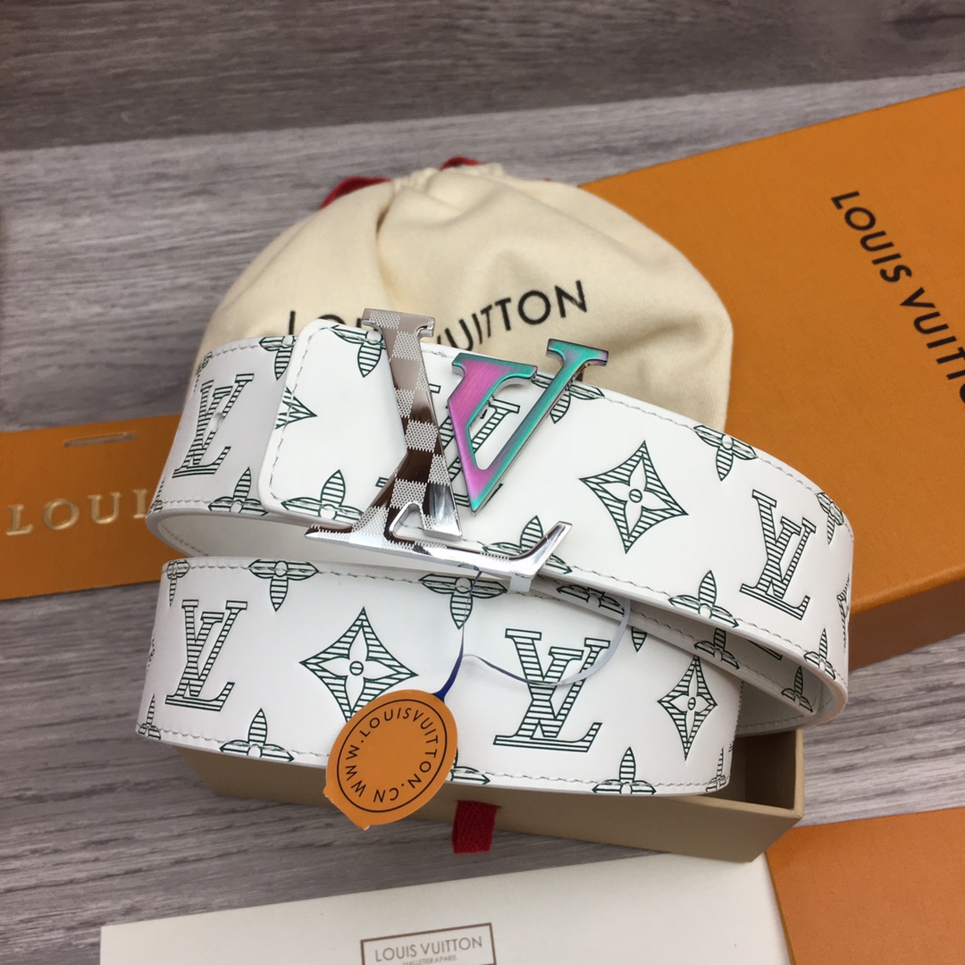 最高級ルイヴィトンスーパーコピー ルイヴィトンベルトコピー ベルト・LV イニシャル 40MM リバーシブル ホワイト モノグラム・アンプラント レザー シルバー金具 202405660 - 画像 (2)
