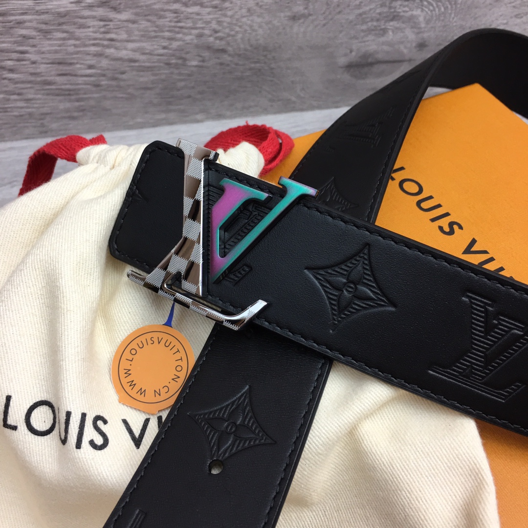 最高級ルイヴィトンスーパーコピー ルイヴィトンベルトコピー ベルト・LV イニシャル 40MM リバーシブル ブラック モノグラム・アンプラント レザー シルバー金具 202405661 - 画像 (8)