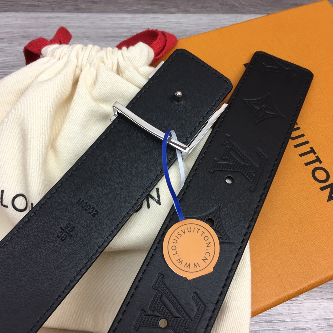 最高級ルイヴィトンスーパーコピー ルイヴィトンベルトコピー ベルト・LV イニシャル 40MM リバーシブル ブラック モノグラム・アンプラント レザー シルバー金具 202405661 - 画像 (7)