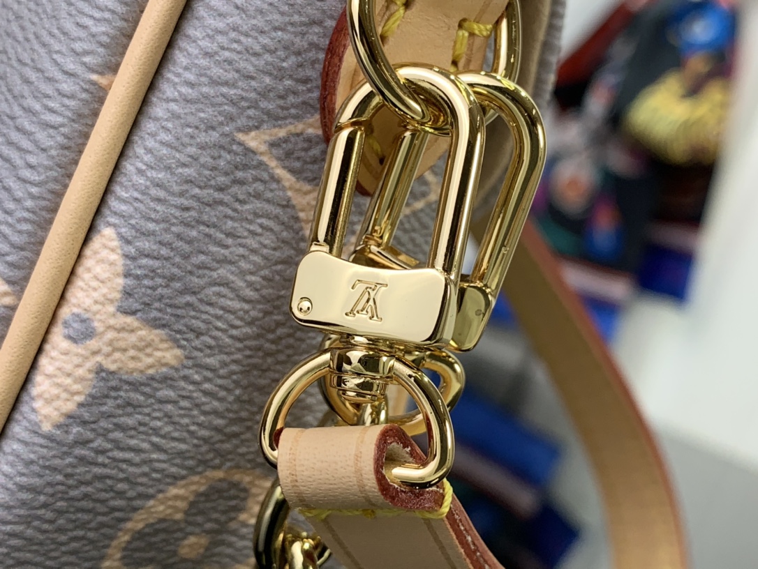 ルイヴィトン ショルダーバッグ 新作 Louis Vuitton ウォレット オン チェーン・アイビー トリアノン グレー M12778 モノグラム・キャンバス ゴールド金具 - 画像 (6)