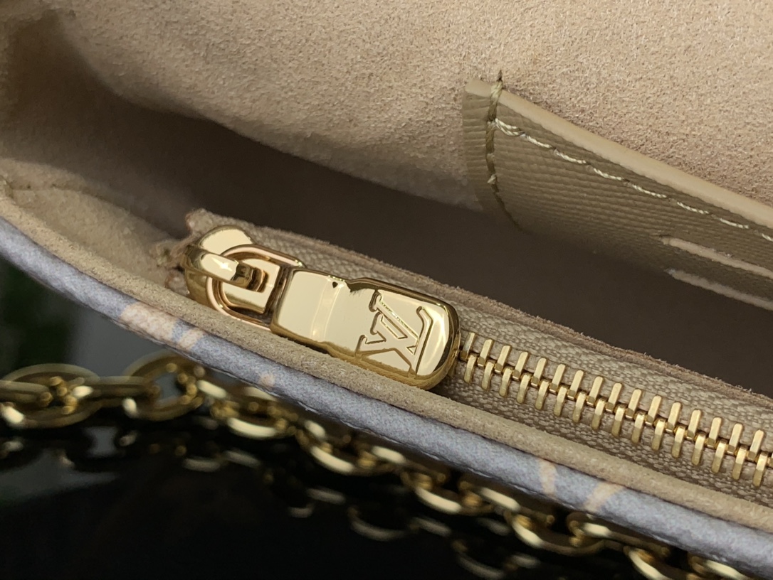 ルイヴィトン ショルダーバッグ 新作 Louis Vuitton ウォレット オン チェーン・アイビー トリアノン グレー M12778 モノグラム・キャンバス ゴールド金具 - 画像 (4)
