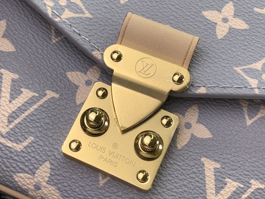 ルイヴィトン ハンドバッグ 新作 Louis Vuitton 2024秋冬新作 ポシェット・メティス EW トリアノン グレー M12429 モノグラム・キャンバス ゴールド金具 - 画像 (4)