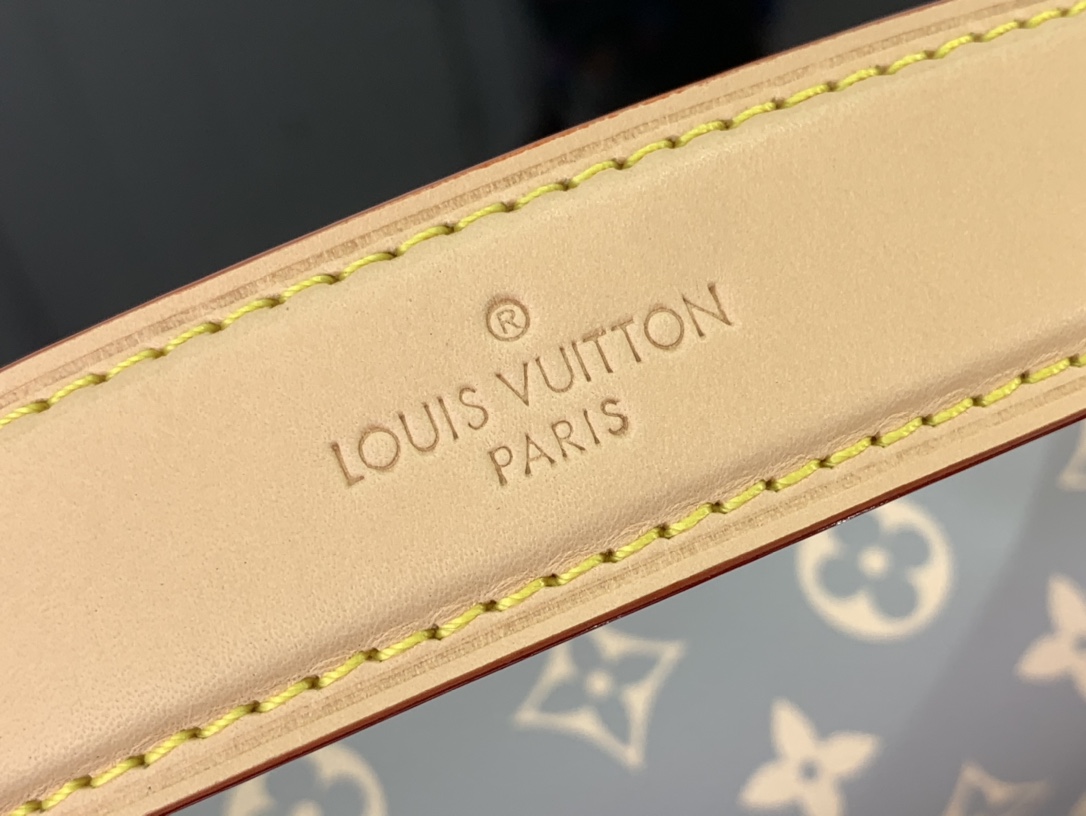 ルイヴィトン ホーボーバッグ 新作 Louis Vuitton 2024秋冬新作 サイドトランク MM トリアノン グレー M12428 モノグラム・キャンバス ゴールド金具 - 画像 (6)