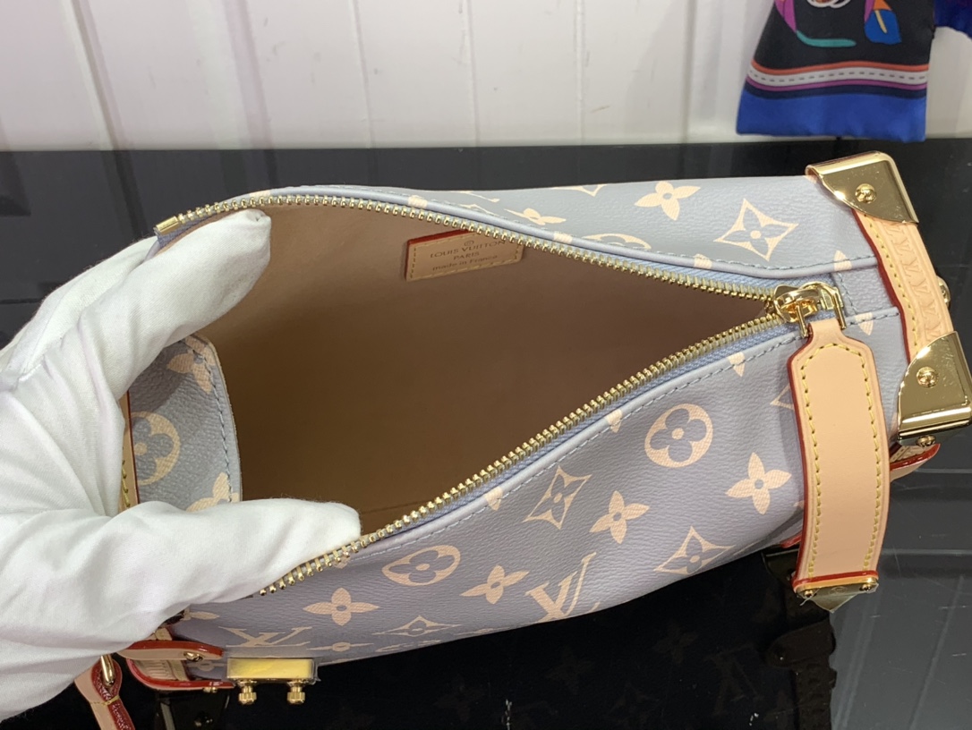 ルイヴィトン ホーボーバッグ 新作 Louis Vuitton 2024秋冬新作 サイドトランク MM トリアノン グレー M12428 モノグラム・キャンバス ゴールド金具 - 画像 (3)