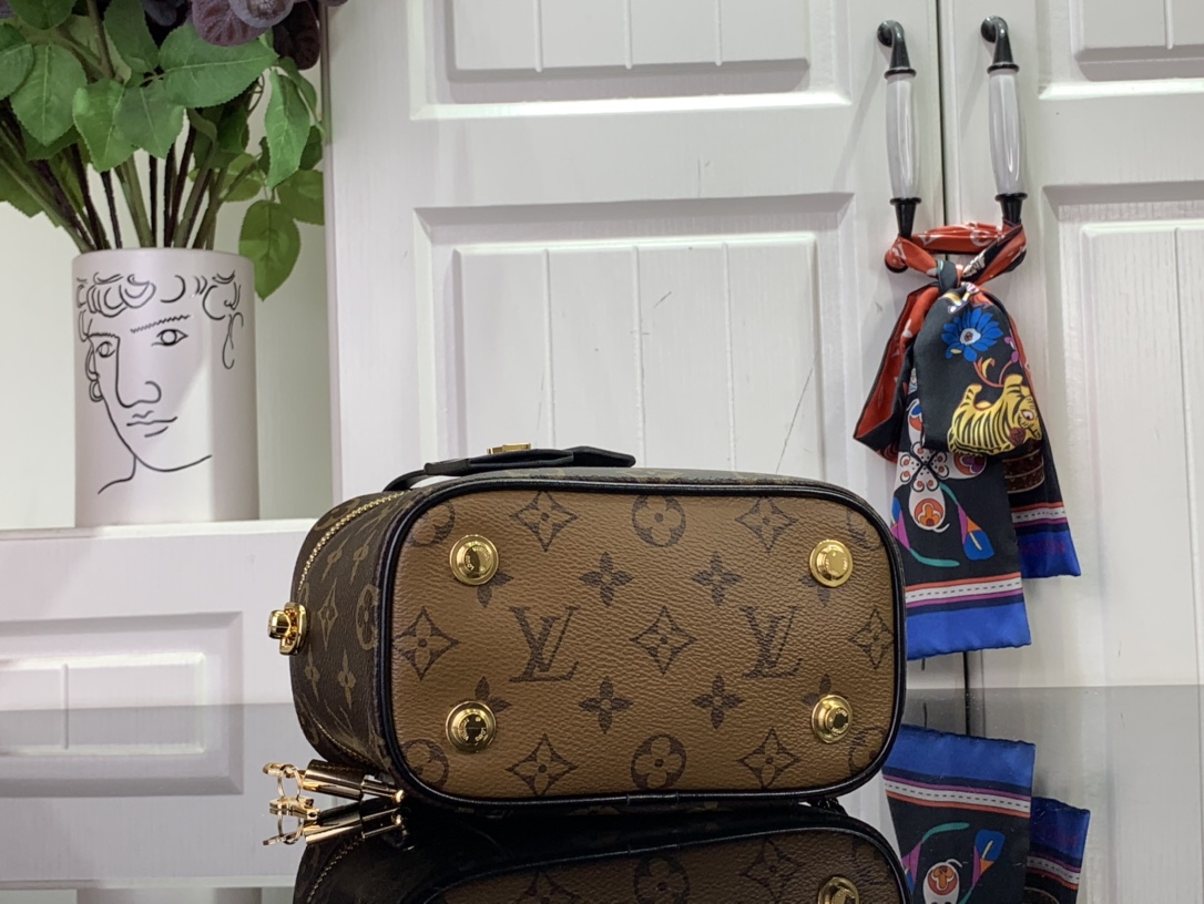 ルイヴィトン ポーチ 新作 Louis Vuitton ヴァニティ PM ダークブラウン M47128 モノグラム・キャンバス ゴールド金具 - 画像 (7)