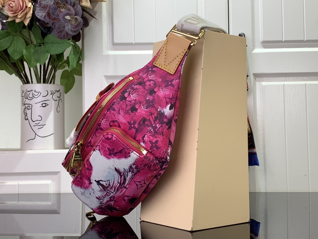 ルイヴィトン バムバッグ 新作 Louis Vuitton ラッシュ・バムバッグ ピンク M24987 サーフィン・モノグラム ゴールド金具 - 画像 (9)
