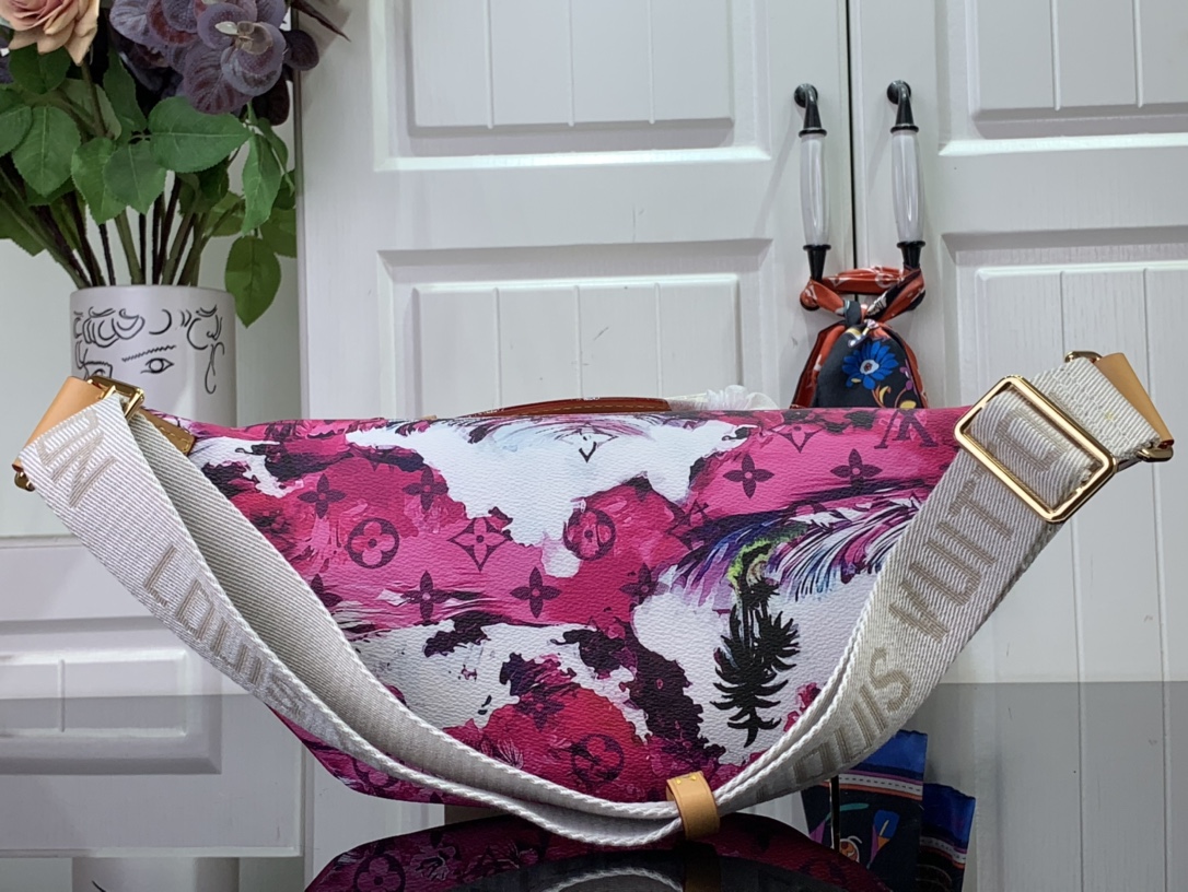 ルイヴィトン バムバッグ 新作 Louis Vuitton ラッシュ・バムバッグ ピンク M24987 サーフィン・モノグラム ゴールド金具 - 画像 (8)