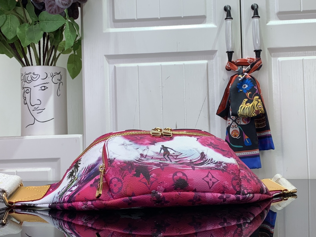 ルイヴィトン バムバッグ 新作 Louis Vuitton ラッシュ・バムバッグ ピンク M24987 サーフィン・モノグラム ゴールド金具 - 画像 (7)