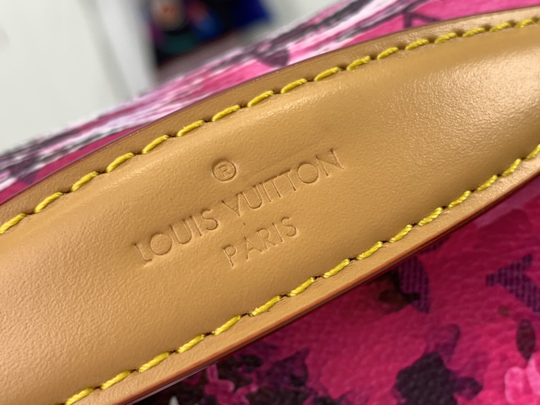 ルイヴィトン バムバッグ 新作 Louis Vuitton ラッシュ・バムバッグ ピンク M24987 サーフィン・モノグラム ゴールド金具 - 画像 (6)