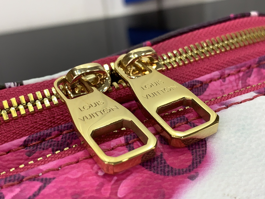 ルイヴィトン バムバッグ 新作 Louis Vuitton ラッシュ・バムバッグ ピンク M24987 サーフィン・モノグラム ゴールド金具 - 画像 (4)