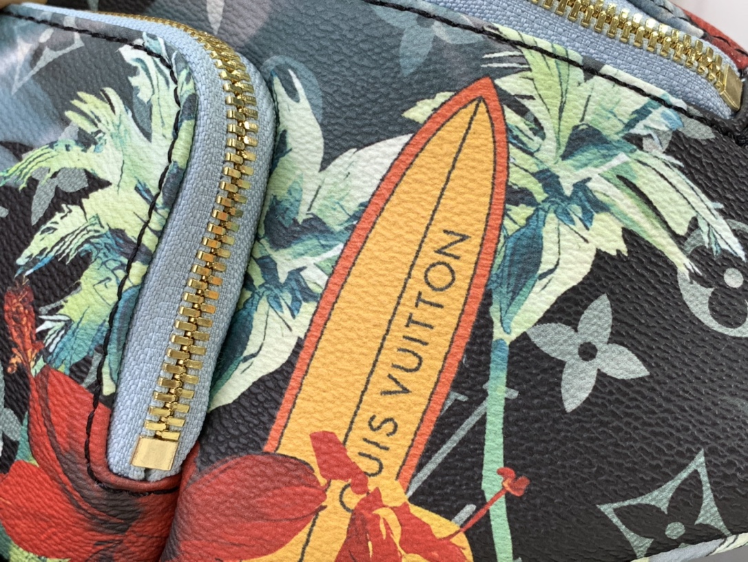 ルイヴィトン バムバッグ 新作 Louis Vuitton ラッシュ・バムバッグ ネイビー ブルー M24992 サーフィン・モノグラム ゴールド金具 - 画像 (4)