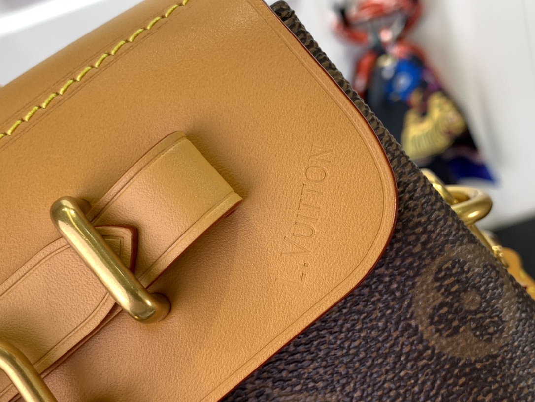 ルイヴィトン ホーボーバッグ 新作 Louis Vuitton ナノ・スティーマー 15 ダークブラウン M11630 モノグラム・ダスト キャンバス ゴールド金具 - 画像 (4)