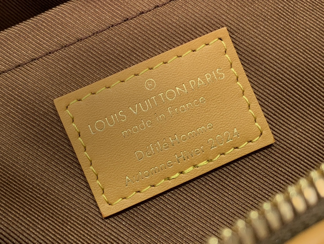 ルイヴィトン ショルダーバッグ 新作 Louis Vuitton ソウル・トランク EW ダークブラウン M11536 モノグラム・ダスト キャンバス ゴールド金具 - 画像 (5)
