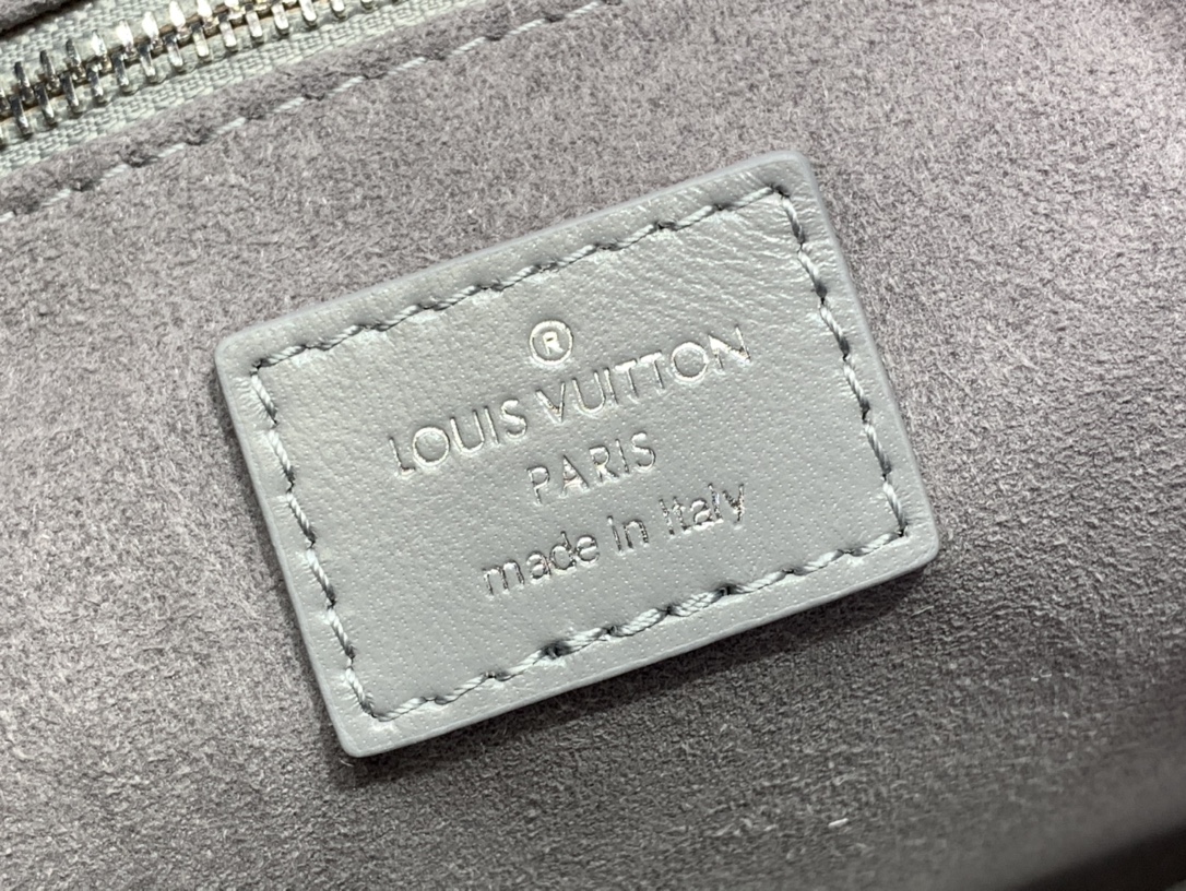 ルイヴィトン ホーボーバッグ 新作 Louis Vuitton キャリーオール・カーゴ PM 2024秋冬新作 トリアノン グレー M12579 ラムレザー シルバー金具 - 画像 (2)