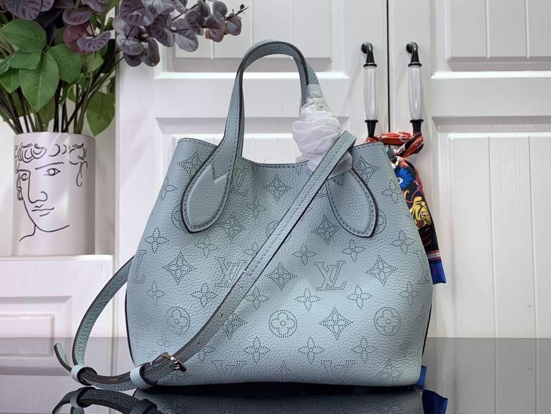 ルイヴィトン ホーボーバッグ 新作 Louis Vuitton ブロッサム PM ミネラル ブルー M21909 牛革 シルバー金具 - 画像 (8)