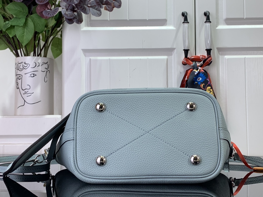 ルイヴィトン ホーボーバッグ 新作 Louis Vuitton ブロッサム PM ミネラル ブルー M21909 牛革 シルバー金具 - 画像 (7)