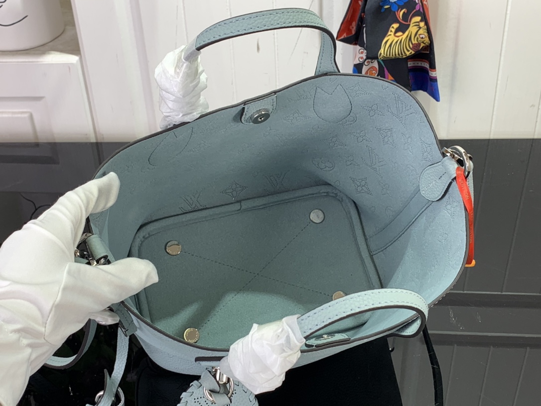 ルイヴィトン ホーボーバッグ 新作 Louis Vuitton ブロッサム PM ミネラル ブルー M21909 牛革 シルバー金具 - 画像 (3)