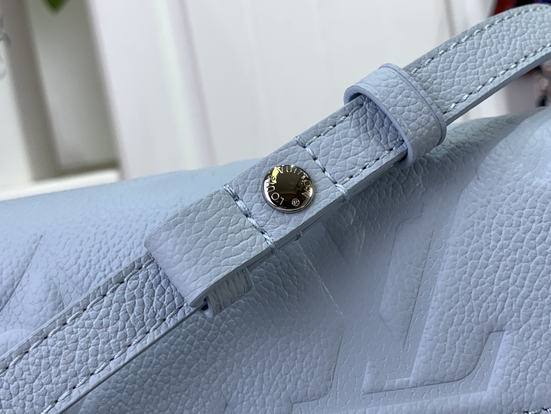 ルイヴィトン ショルダーバッグ 新作 Louis Vuitton ウォレット オン チェーン・アイビー ウォッシュド・ブルー M83637 牛革 シルバー金具 - 画像 (5)