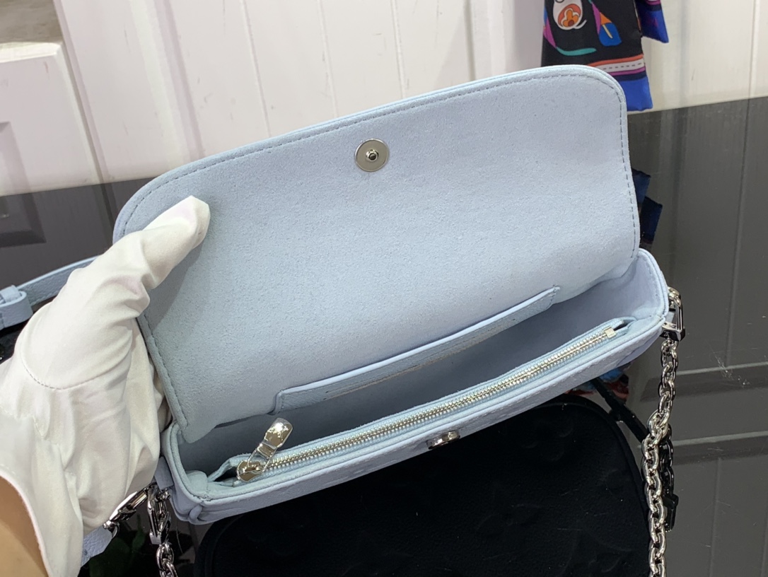 ルイヴィトン ショルダーバッグ 新作 Louis Vuitton ウォレット オン チェーン・アイビー ウォッシュド・ブルー M83637 牛革 シルバー金具 - 画像 (3)