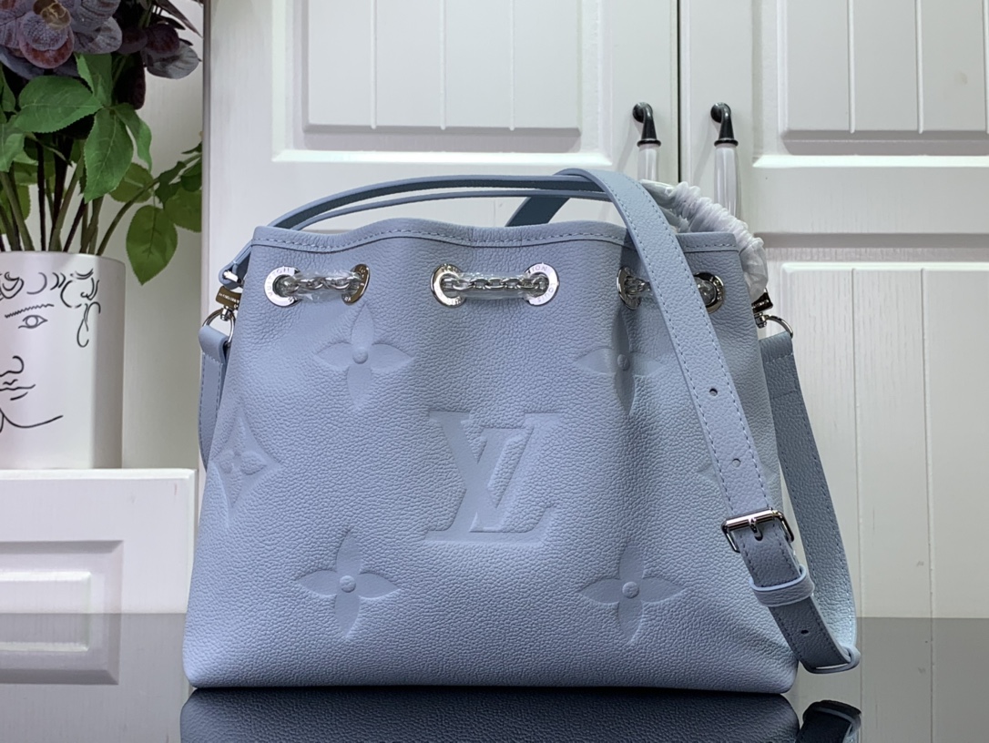 ルイヴィトン ショルダーバッグ 新作 Louis Vuitton LV バンドル ウォッシュド・ブルー M11187 牛革 シルバー金具 - 画像 (8)