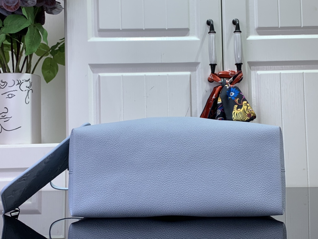 ルイヴィトン ショルダーバッグ 新作 Louis Vuitton LV バンドル ウォッシュド・ブルー M11187 牛革 シルバー金具 - 画像 (7)