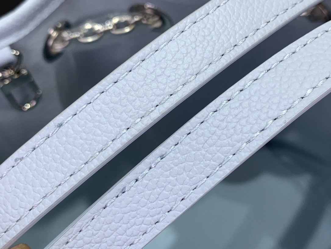 ルイヴィトン ショルダーバッグ 新作 Louis Vuitton LV バンドル ウォッシュド・ブルー M11187 牛革 シルバー金具 - 画像 (4)