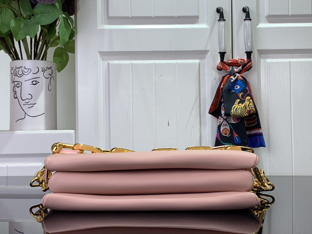 ルイヴィトン ショルダーバッグ 新作 Louis Vuitton クッサン PM ピンク M25110 ラムレザー ゴールド金具 - 画像 (7)