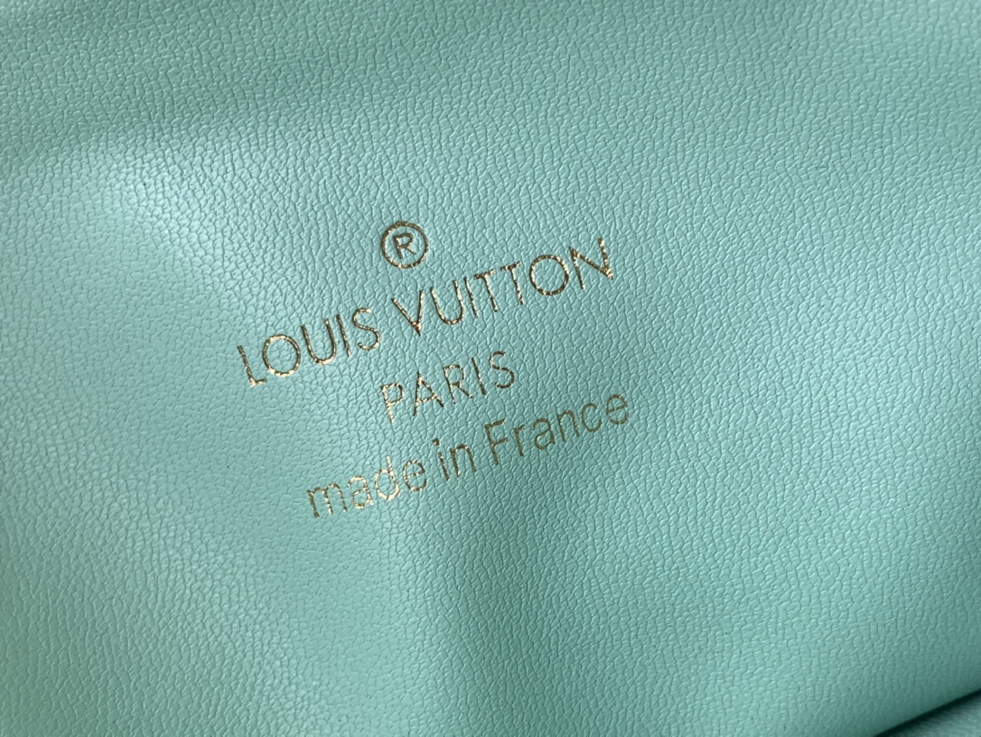 ルイヴィトン ショルダーバッグ 新作 Louis Vuitton クッサン PM ピンク M25110 ラムレザー ゴールド金具 - 画像 (3)
