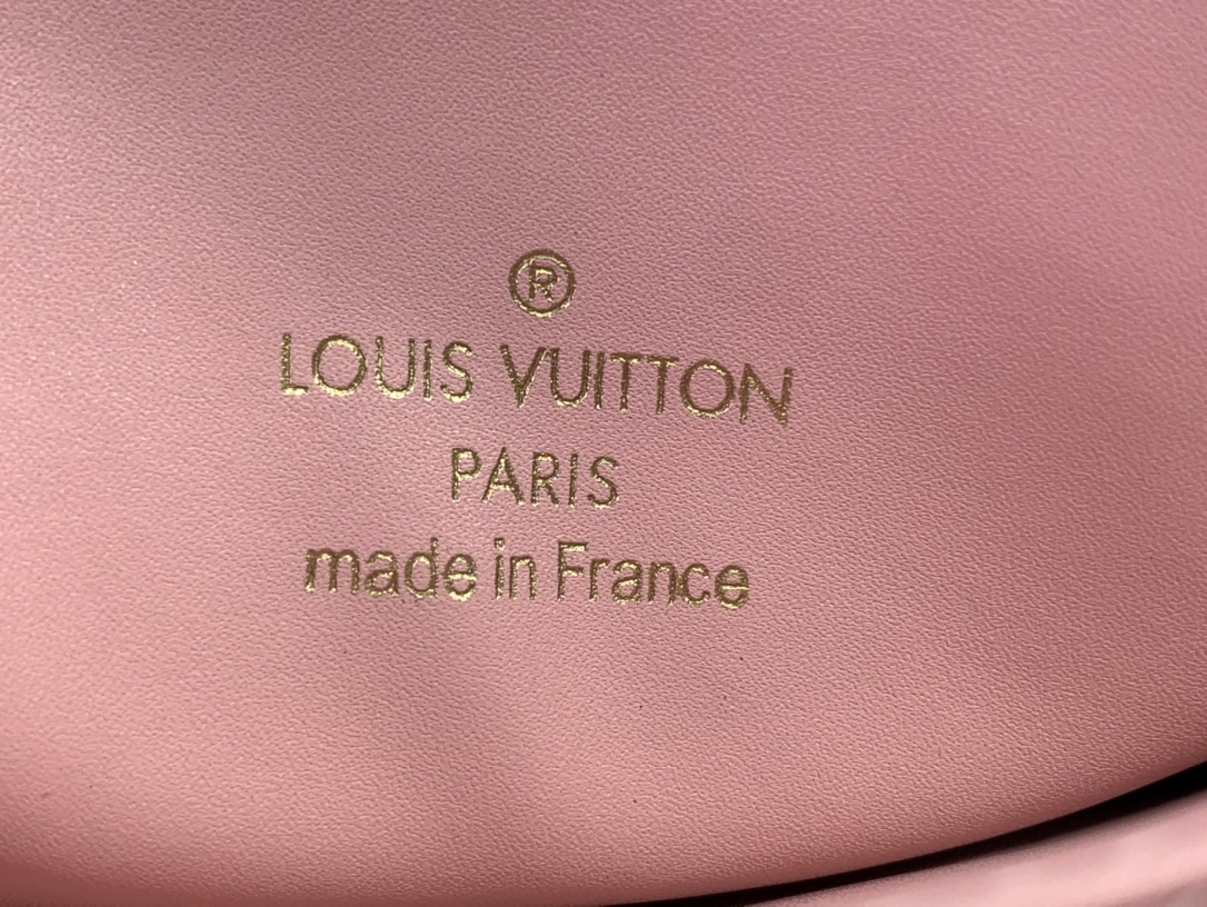 ルイヴィトン ショルダーバッグ 新作 Louis Vuitton クッサン PM サンライズ・アクワレル M25110 ラムレザー ゴールド金具 - 画像 (3)
